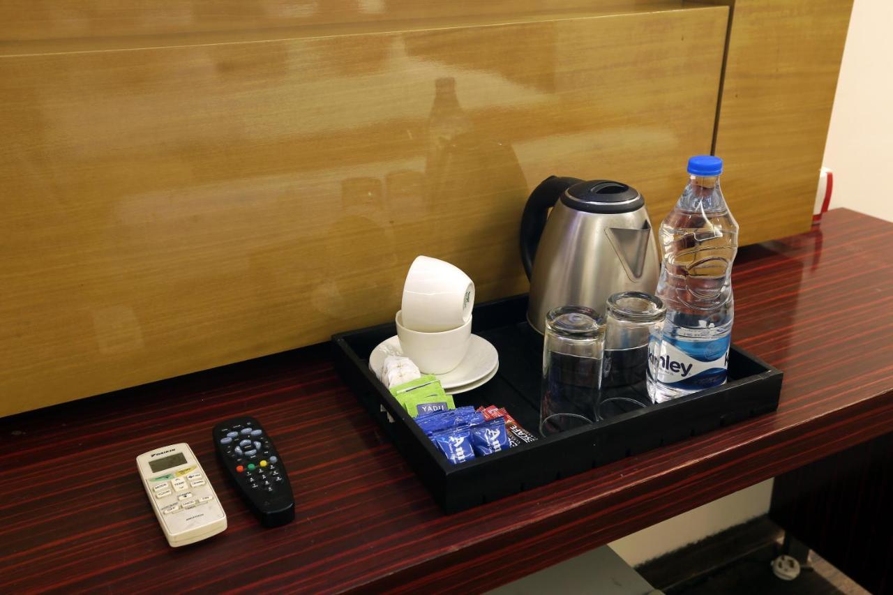 Hotel Lohias Delhi Airport นิวเดลี ภายนอก รูปภาพ