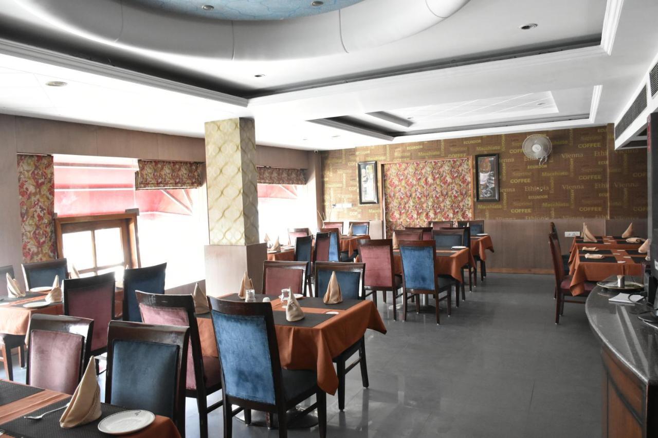 Hotel Lohias Delhi Airport นิวเดลี ภายนอก รูปภาพ