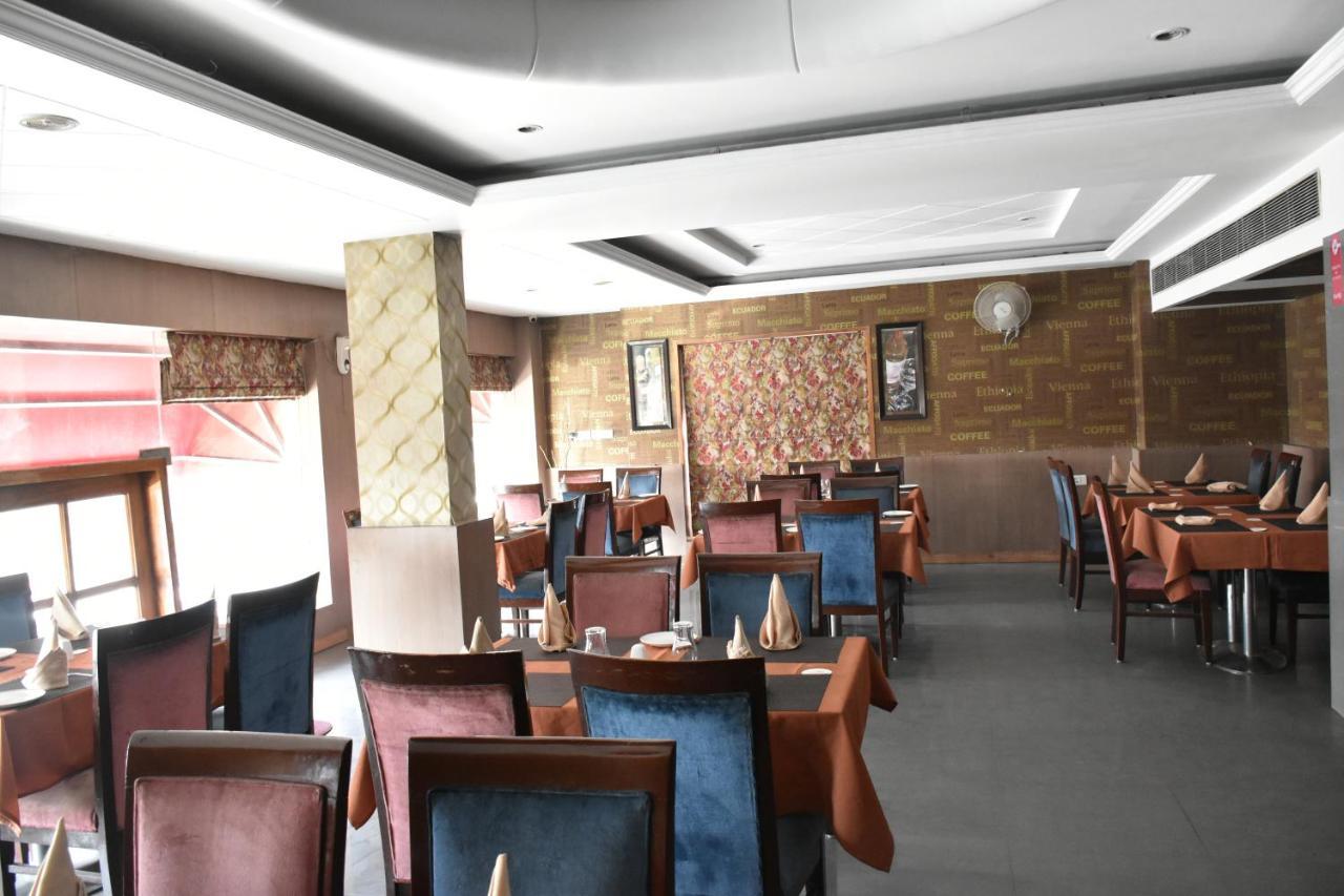 Hotel Lohias Delhi Airport นิวเดลี ภายนอก รูปภาพ