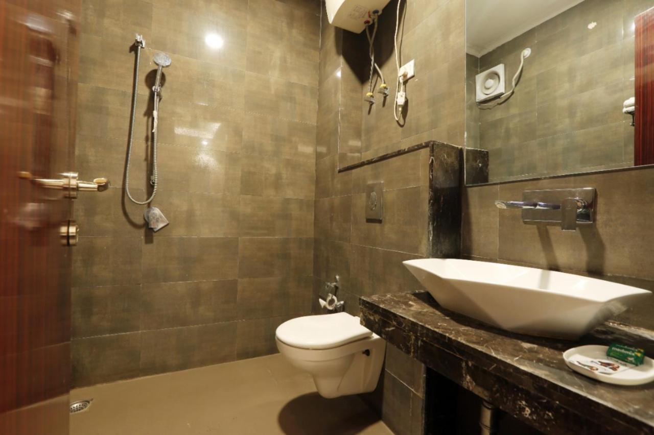 Hotel Lohias Delhi Airport นิวเดลี ภายนอก รูปภาพ
